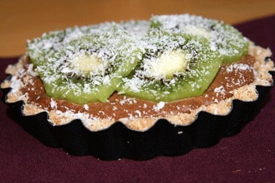 Tartelette choco kiwi sous un voile de coco