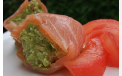 Rouleaux de saumon fumé à l'avocat