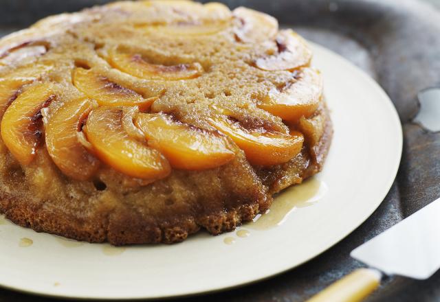 Gâteau renversé aux pêches