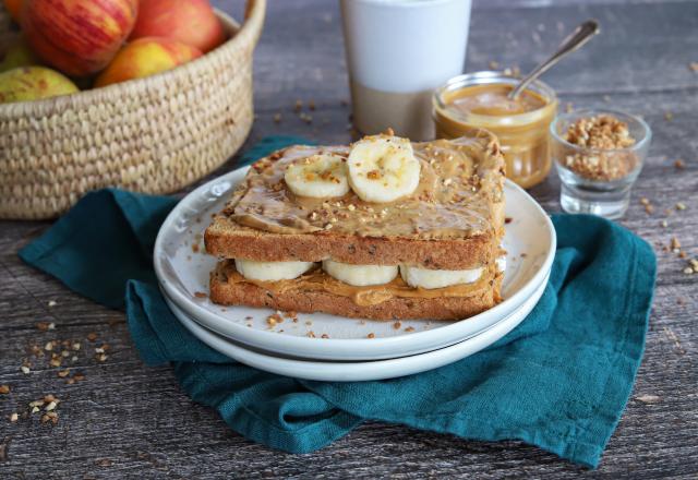 Croque-monsieur sucré à la banane et beurre de cacahuètes