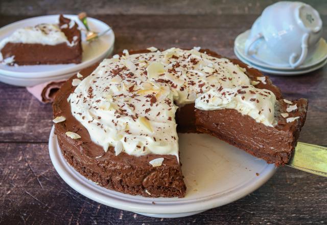 Cheesecake sans cuisson au chocolat et chantilly au coco