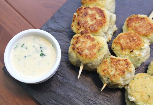 Brochettes de boulettes de poulet à la coriandre et au cumin