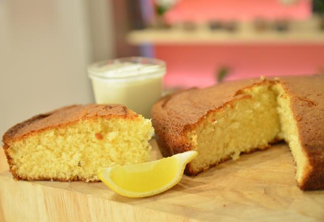 Gâteau au yaourt nature maison