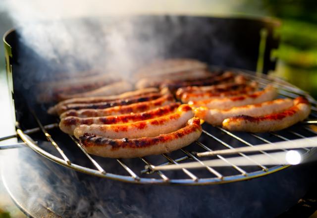 Faut-il piquer les saucisses avant de les griller ? Un champion de France du barbecue tranche !