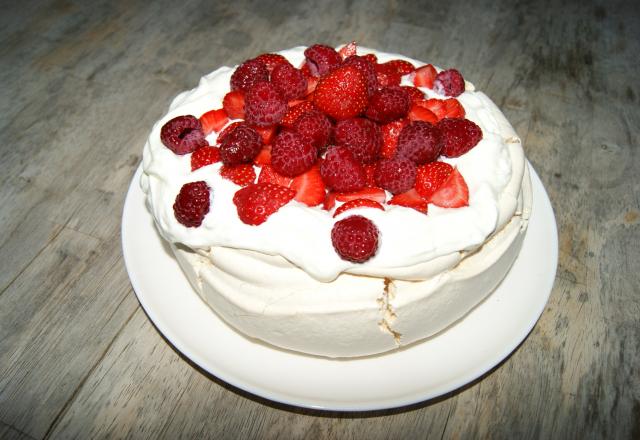 Pavlova aux fruits rouges.... d'été !