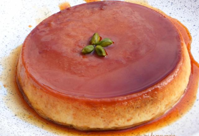 Flan à l'orange et poudre de pistache