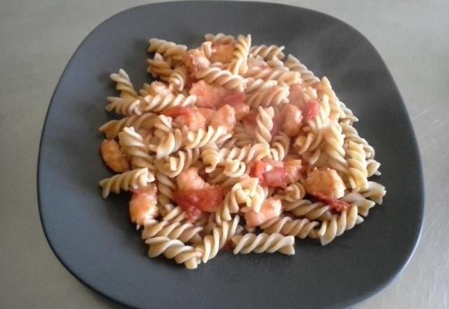 Pâtes à la tomate et crevettes