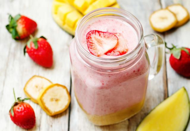 Smoothie fraise, banane, pointe de vanille