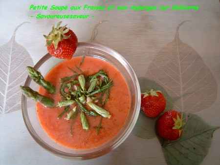 Petite soupe aux fraises et aux asperges sur salicorne