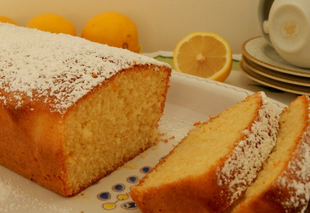 Gâteau au citron avec sorbet à la banane