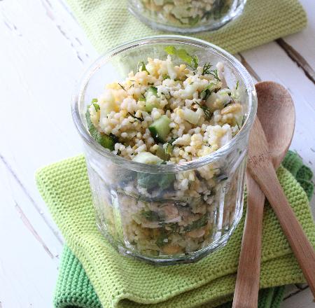 Salade de céréales au poulet et aux légumes