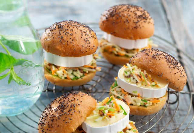 Petits buns au pavot,coleslaw et en cas de caprice