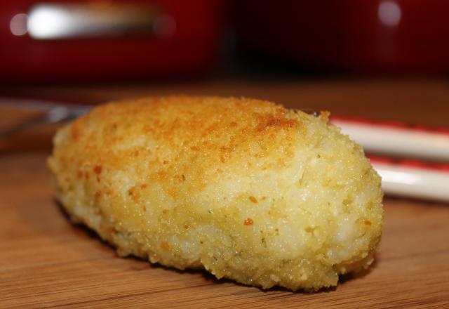 Croquettes de Risotto au parmesan, pesto au basilic et cœur fondant au comté.