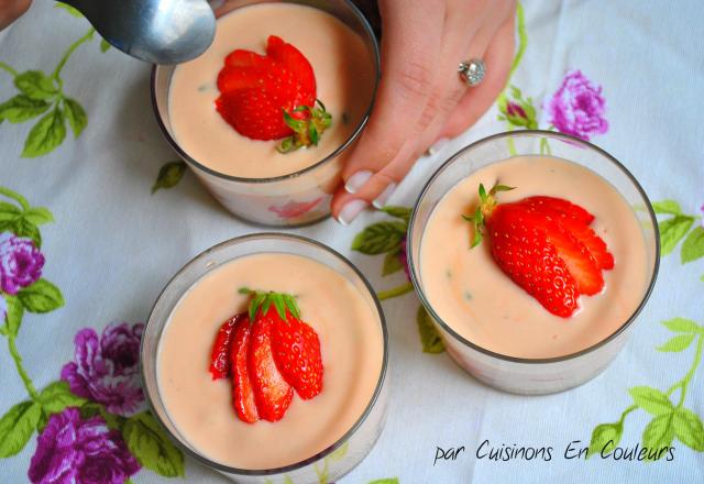 Gariguettes au sirop de basilic et mousse à la fraise tagada