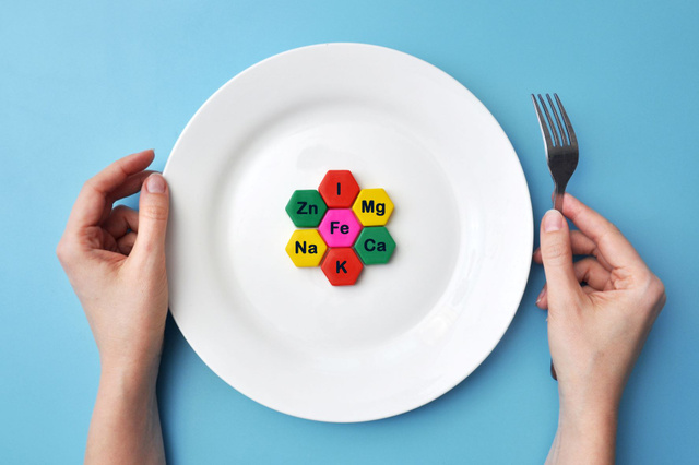 Tu as les ongles cassants et tu es essoufflé en montant les escaliers ? Voici ce qu'il faut manger pour aller mieux