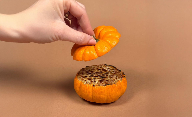 Vous allez adorer cette crème brûlée cachée dans des mini citrouilles parfaites pour l’automne