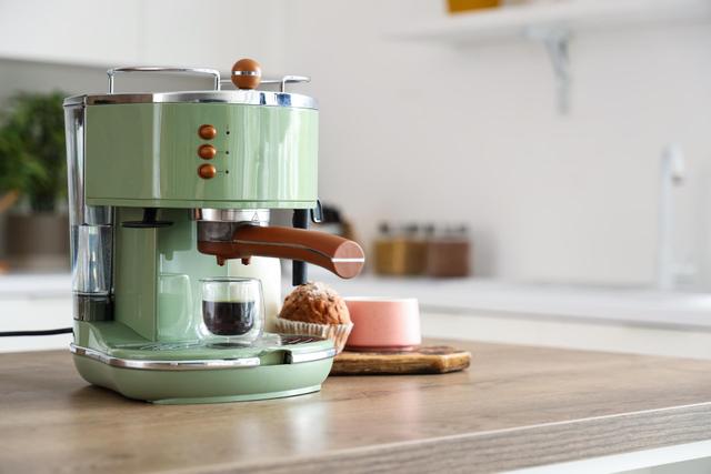 Votre café a mauvais goût ? Ce geste d’entretien de notre machine est trop souvent négligé, il peut tout changer !