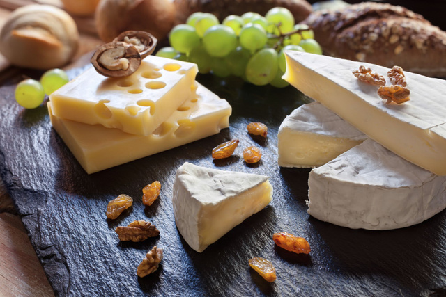 Vous pourriez tomber malade en mangeant ce fromage au lait cru