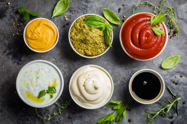 Quelles sont les sauces les moins caloriques ? Le top 5