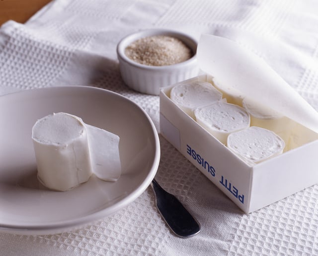 Les petits-suisses contiennent-ils un additif dangereux pour la santé ? Cette diététicienne répond