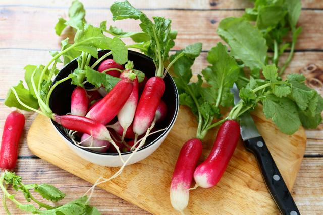 Ne jetez pas vos fanes de radis, cuisinez-les !