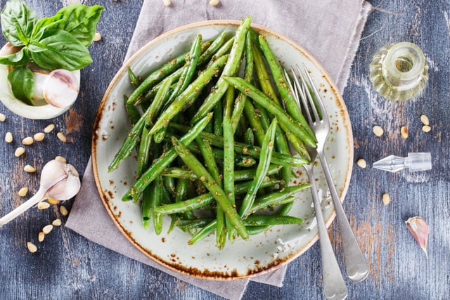 La sauce secrète de Laurent Mariotte va définitivement transformer votre salade de haricots verts