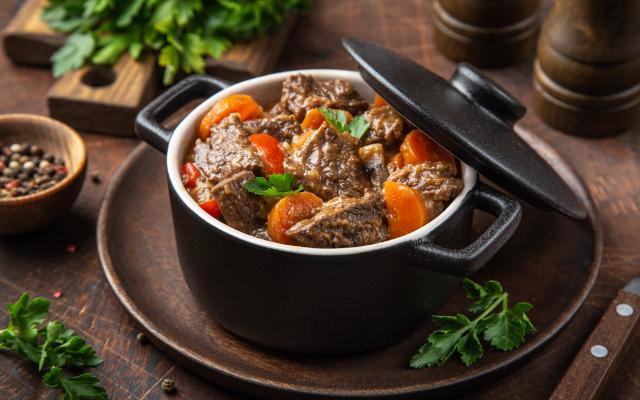 Voici nos recettes de plats qui sont encore meilleurs réchauffés le lendemain !