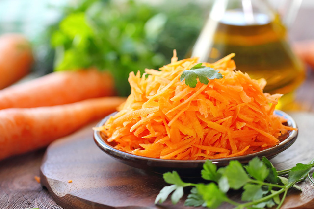 Carottes en vrac ou râpées : la différence de prix. Adobestock