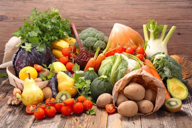 Voici le classement 2023 des fruits et légumes les plus contaminés aux pesticides