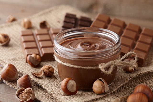 Pâte à tartiner maison. Adobestock