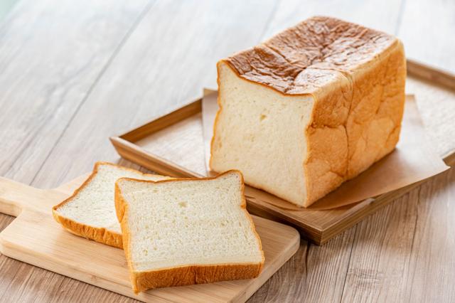 “Vous allez voir, c’est super simple” : Norbert Tarayre nous apprend à réaliser un pain de mie maison facilement
