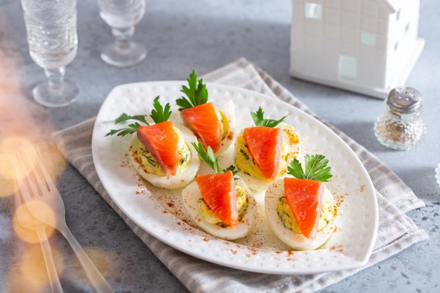 Œufs mimosa au saumon façon "carotte" : l’entrée qui va bluffer vos invités pour Pâques