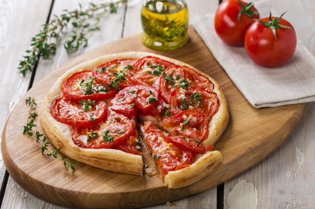 Tarte à la tomate. Adobestock