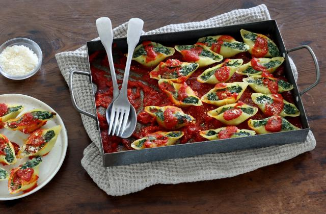Conchiglioni farcis aux épinards. Silvia Santucci