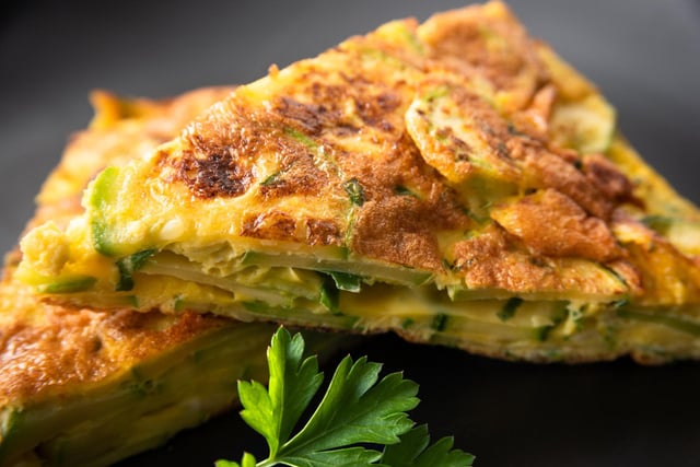 Frittata de courgettes : la recette express où l’on mélange tout dans un saladier et hop au four