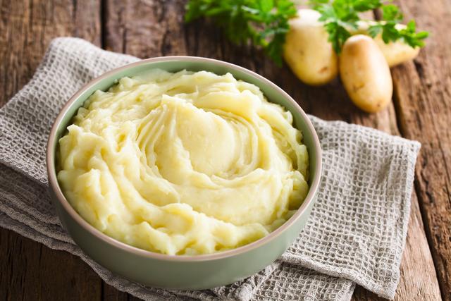 Tant qu’il y aura du beurre, il y aura de la purée” : voici les astuces de Norbert Tarayre pour réaliser une purée absolument délicieuse !