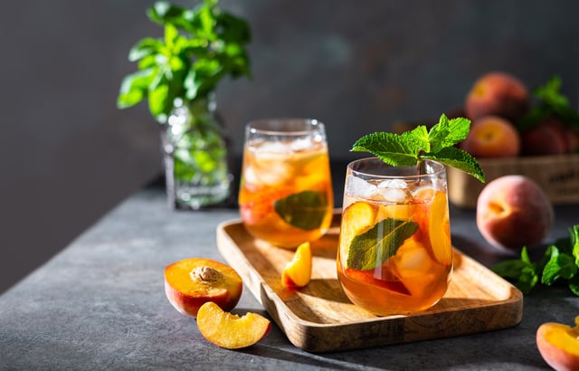 Cette recette de thé glacé maison qui va vous faire définitivement oublier les bouteilles du supermarché