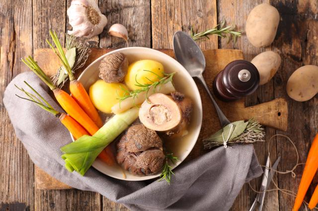 Long à cuire mais rapide à préparer, découvrez les secrets pour faire un bon pot-au-feu de Philippe Etchebest