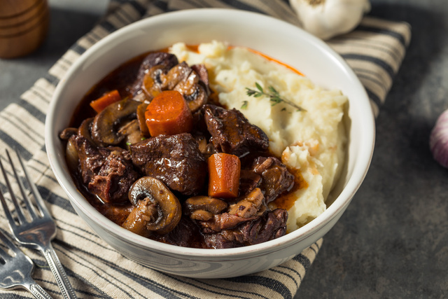 Bourguignon, blanquette… ce médecin explique comment mieux digérer les plats en sauce