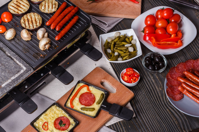 Comment faire une raclette originale ? Adobestock