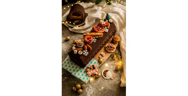 Une ex-candidate du Meilleur pâtissier crée une bûche de Noël pour Deliveroo