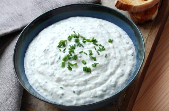 "Comment ne pas aimer" : cette spécialité lyonnaise détrônera à coup sûr le tzatziki pour vos prochains apéritifs !
