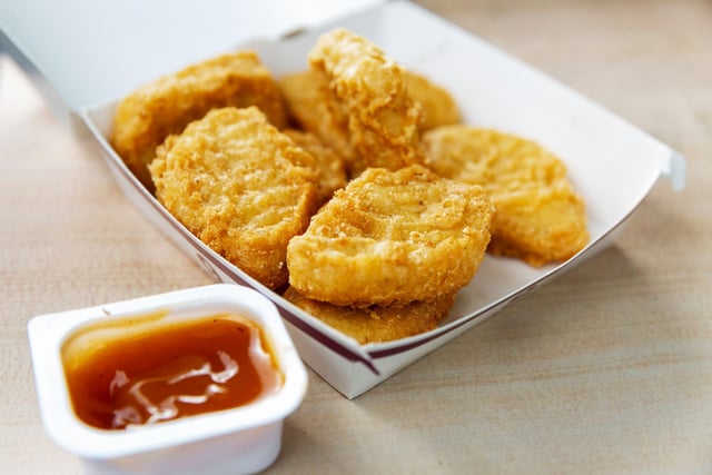 Les nuggets de Mcdonald's sont-ils faits avec des poussins broyés ? Adobe