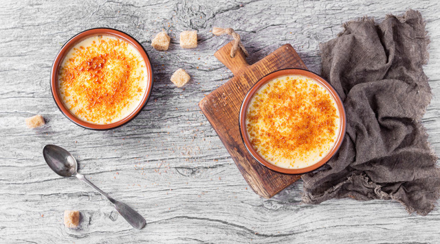 Réalisez des crèmes brûlées. Adobestock