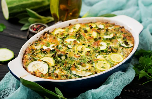 Gratin de courgettes au cottage cheese. Adobestock
