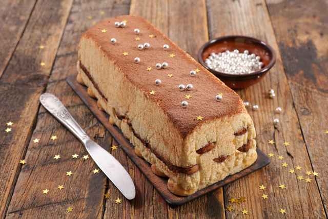 Comment faire une bûche de Noël façon tiramisu ?