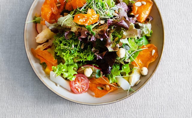 Ce traiteur de luxe dévoile son astuce toute bête pour que la salade garde toute sa fraîcheur