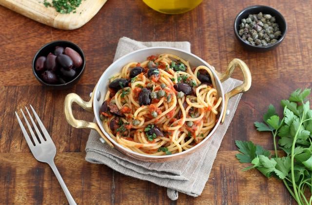 Spaghetti alla puttanesca. Silvia Santucci