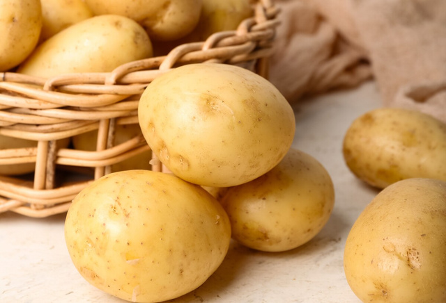 Quatre fois moins cher qu’en supermarché : ces pommes de terre se vendent à prix mini (voici comment en profiter)