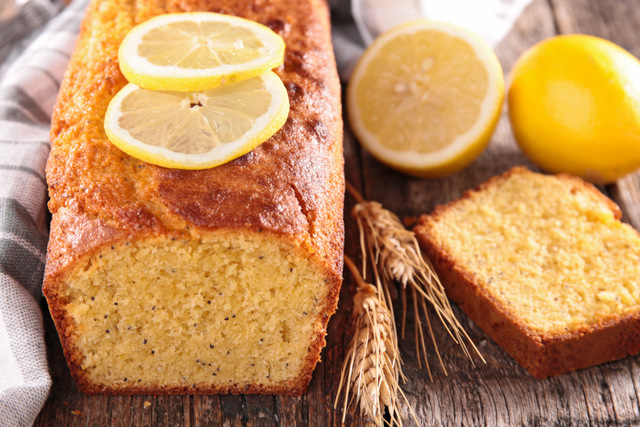 Ni sec, ni fade : les 5 règles d'or pour un cake au citron ultra-moelleux (comme chez le pâtissier)